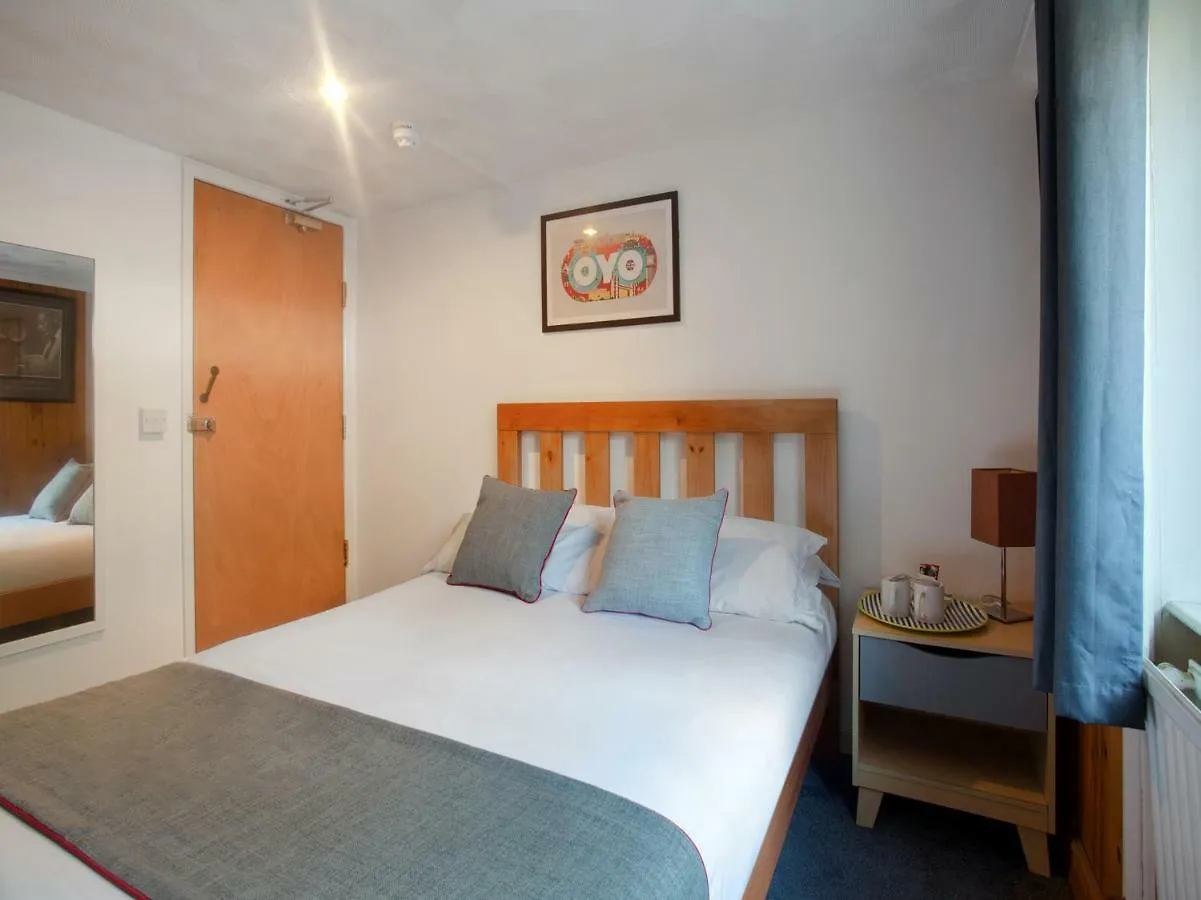 Oyo Avalon Lifestyle Guest House Hove